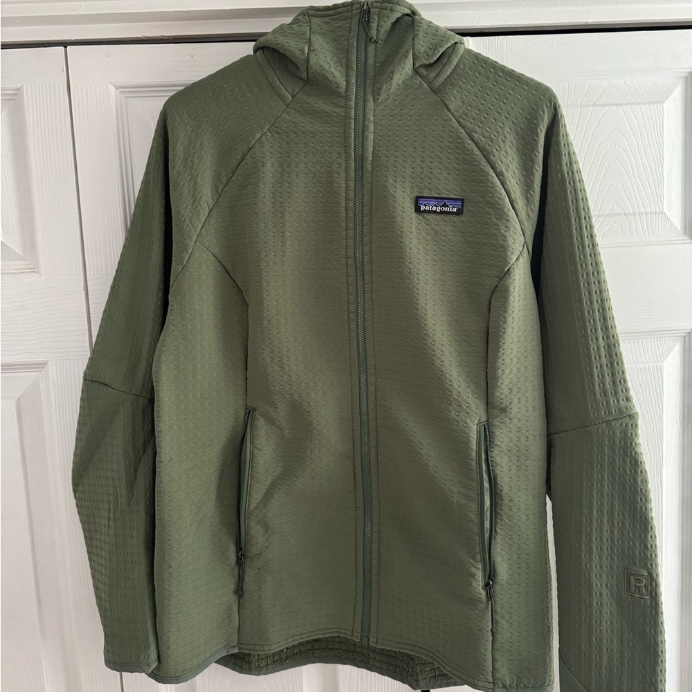 Patagonia Women’s Full zip jacket as Large, Textured Green